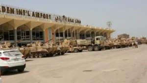 انهيار تحالف السعودية والإمارات في اليمن يرفع خطر المواجهة بعد خلافات عدن